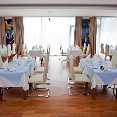 Marshal Garden Hotel Bucharest Restaurant photo Restaurant