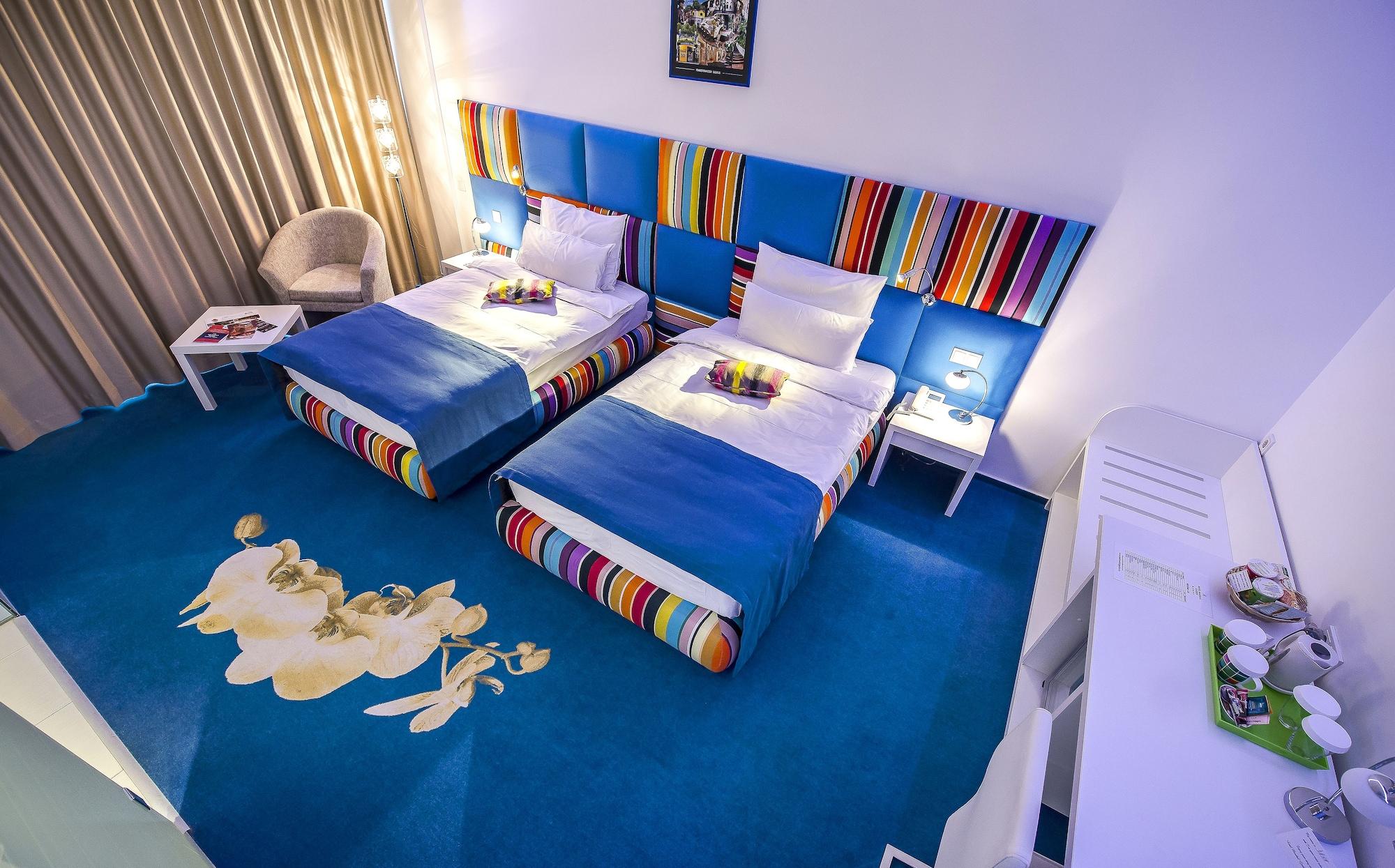 Marshal Garden Hotel Bucharest Exterior photo Family room