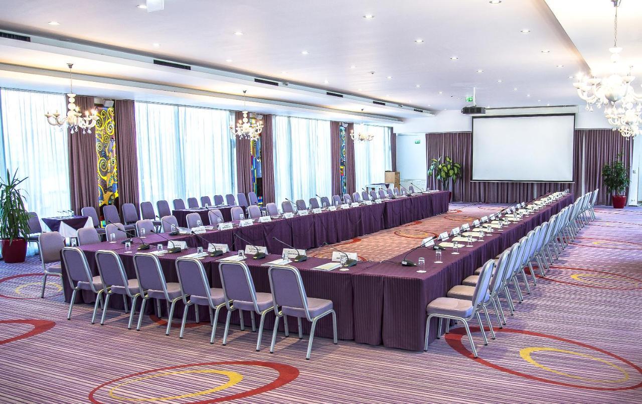 Marshal Garden Hotel Bucharest Exterior photo A meeting room